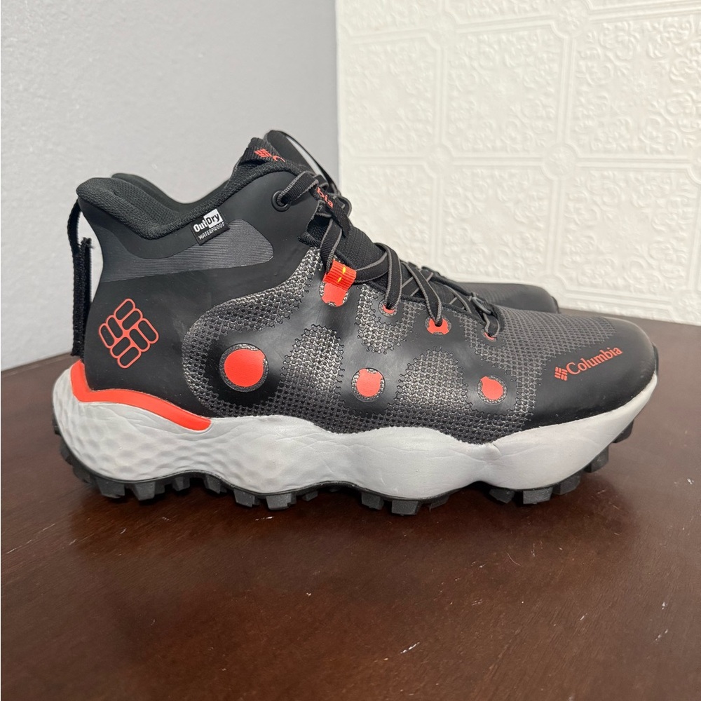Men’s Escape™ Thrive Endure™ Waterproof Hiking Shoe